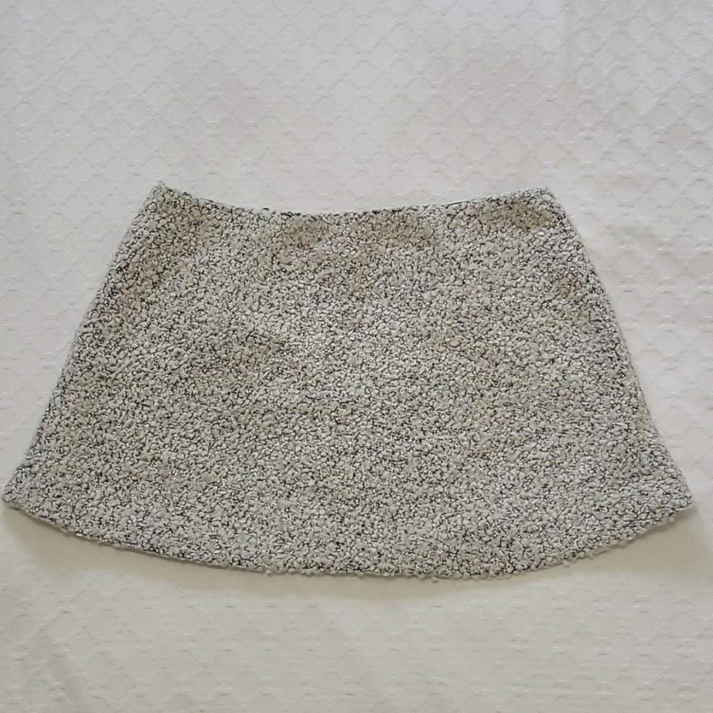 🆕️ Soft Boucle Mini Skirt - Picture 6 of 10